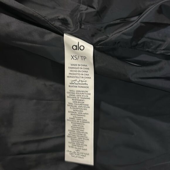 Alo yoga Metallic Break Line Trench black size XS - Picture 10 of 13